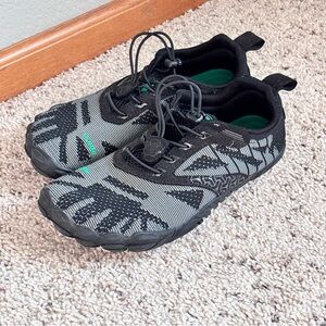 Saguaro Barefoot Women's Black and Gray Women’s Athletic Shoes size 39
